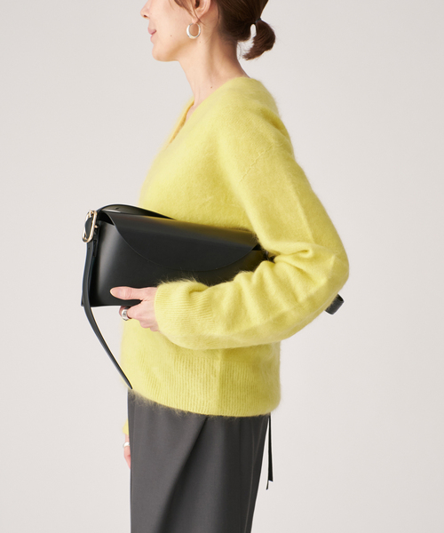 enrica(エンリカ)の「ENRICA エンリカ Vネックプルオーバー 1-tone KNIT241(ニット/セーター・レディース・ネイビー/イエロー・FREE)」の16枚目の写真