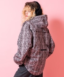 a.p.o.v.（エーピーオービー）の「a.p.o.v. パイソンポリオーバーサイズマウンテンパーカー（ブルゾン）」