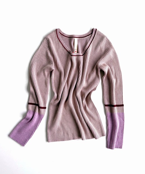 Q（キュー）の「リブリブラインUネックニット（ニット/セーター・レディース・ブラック/スモークピンク/ライトグレー・MEDIUM）」の8枚目の写真