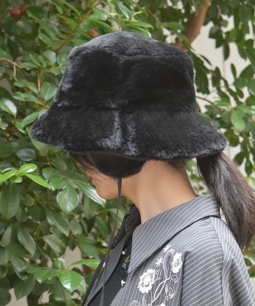 axes femme（アクシーズファム）の「イヤーウォーマーファーハット（ハット・レディース・ベージュ/ブラック・FREE）」の3枚目の写真
