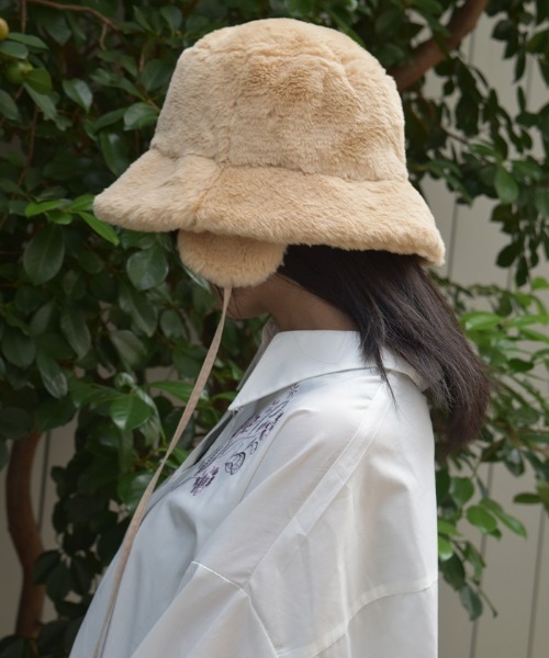 axes femme（アクシーズファム）の「イヤーウォーマーファーハット（ハット・レディース・ベージュ/ブラック・FREE）」の4枚目の写真