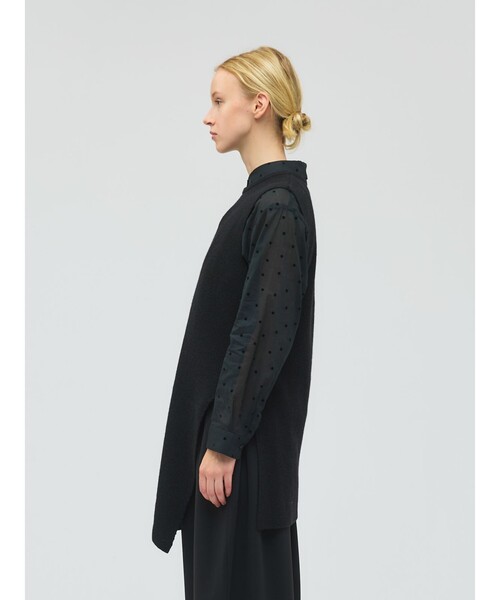 mizuiroind（ミズイロインド）の「mizuiro ind サイドスリットリブベスト（ベスト・レディース・チャコールグレー/ブラック/アイボリー・FREE）」の9枚目の写真