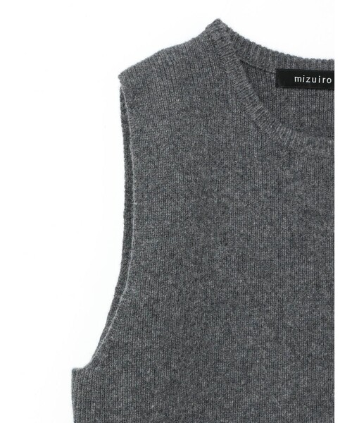 mizuiroind（ミズイロインド）の「mizuiro ind サイドスリットリブベスト（ベスト・レディース・チャコールグレー/ブラック/アイボリー・FREE）」の16枚目の写真