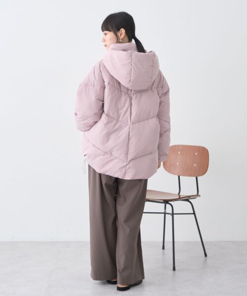 earth music&ecology(アースミュージックアンドエコロジー)の「【2025AW】2WAYパファーブルゾン(ダウンジャケット/コート・レディース・アイボリー/ブラック/ピンクベージュ/ベージュ・M/L)」の8枚目の写真