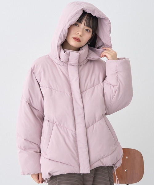 earth music&ecology(アースミュージックアンドエコロジー)の「【2025AW】2WAYパファーブルゾン(ダウンジャケット/コート・レディース・アイボリー/ブラック/ピンクベージュ/ベージュ・M/L)」の1枚目の写真