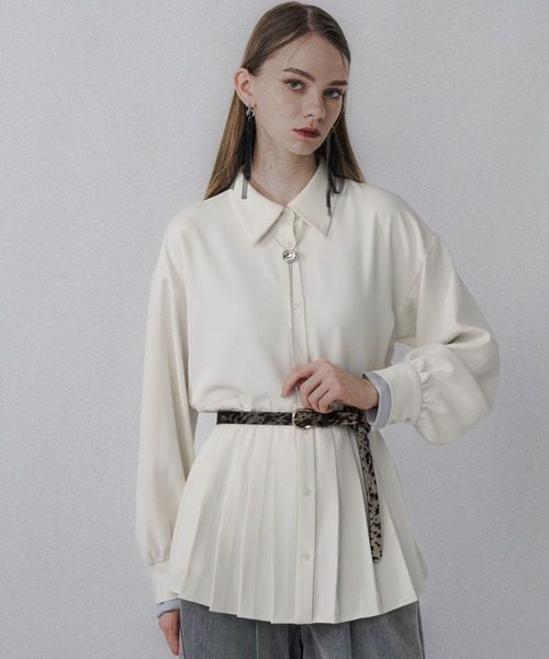 HARE(ハレ)の「ソデレイヤープリーツシャツ(HARE)(シャツ/ブラウス・レディース・ブラック/ホワイト・FREE)」の2枚目の写真