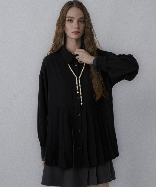 HARE(ハレ)の「ソデレイヤープリーツシャツ(HARE)(シャツ/ブラウス・レディース・ブラック/ホワイト・FREE)」の1枚目の写真