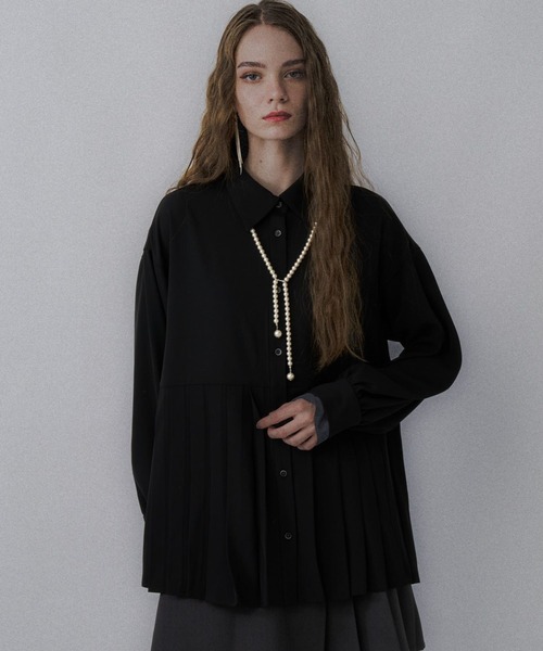 HARE(ハレ)の「ソデレイヤープリーツシャツ(HARE)(シャツ/ブラウス・レディース・ブラック/ホワイト・FREE)」の3枚目の写真