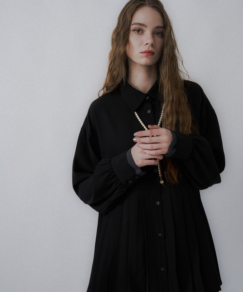 HARE(ハレ)の「ソデレイヤープリーツシャツ(HARE)(シャツ/ブラウス・レディース・ブラック/ホワイト・FREE)」の12枚目の写真