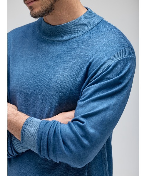 AOURE(アウール)の「NEVE モックネック(ニット/セーター・メンズ・ブルー/グレー/イエロー/ライトグレー・LARGE/MEDIUM/SMALL/X-LARGE)」の5枚目の写真