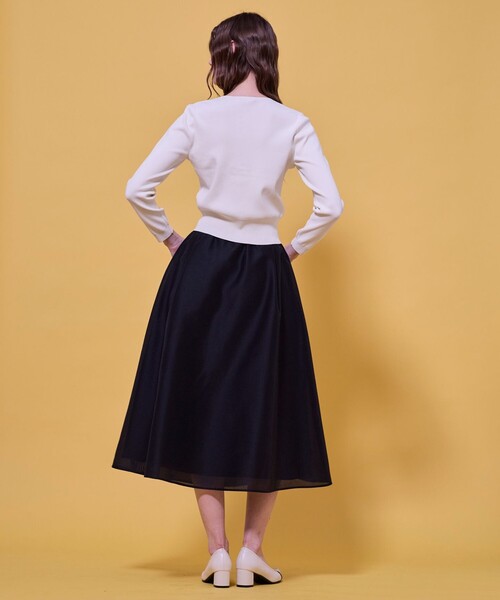 TOCCA(トッカ)の「GLOW CORSAGE KNIT ニットカーディガン(カーディガン/ボレロ・レディース・アイボリー系/ピンク系/ブラック系/ネイビー系・MEDIUM/SMALL)」の13枚目の写真