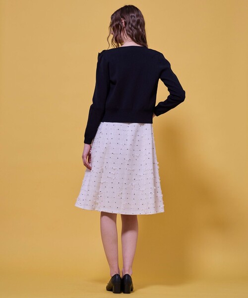 TOCCA(トッカ)の「GLOW CORSAGE KNIT ニットカーディガン(カーディガン/ボレロ・レディース・アイボリー系/ピンク系/ブラック系/ネイビー系・MEDIUM/SMALL)」の17枚目の写真