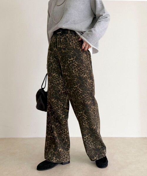 fredy emue(フレディエミュ)の「コットンツイルストレートパンツ(その他パンツ・レディース・ブラウン系その他/ブラウン/チャコールグレー・38/36)」の3枚目の写真