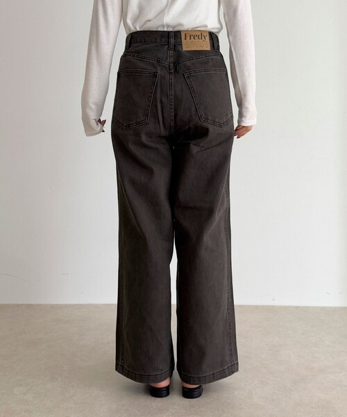 fredy emue(フレディエミュ)の「コットンツイルストレートパンツ(その他パンツ・レディース・ブラウン系その他/ブラウン/チャコールグレー・38/36)」の13枚目の写真