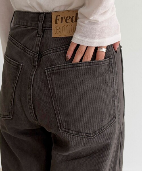 fredy emue(フレディエミュ)の「コットンツイルストレートパンツ(その他パンツ・レディース・ブラウン系その他/ブラウン/チャコールグレー・38/36)」の15枚目の写真