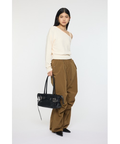 MOUSSY(マウジー)の「BUTTON STRAP O/S トップス(ニット/セーター・レディース・杢グレー/アイボリー/ブラック/ライトブルー・FREE)」の8枚目の写真