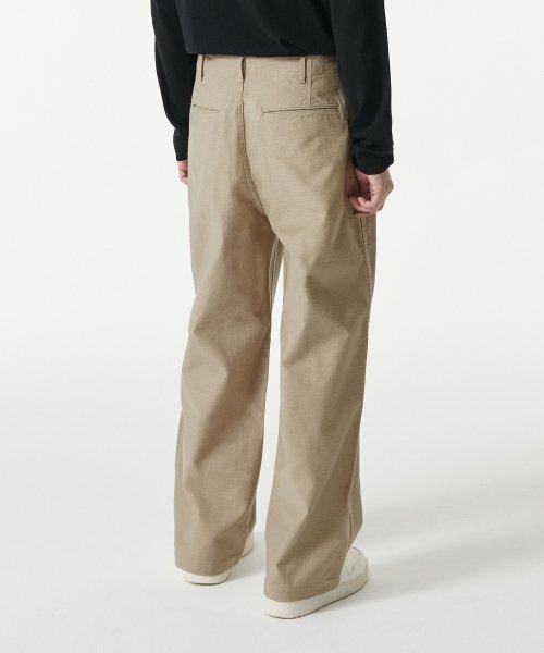 MUSINSA STANDARD（ムシンサスタンダード）の「ホワイトサテンワイドオフィサーパンツ[ベージュ]（その他パンツ・メンズ・その他・28/29/30/31/32/33/34/36/38/40/42/26/27）」の3枚目の写真