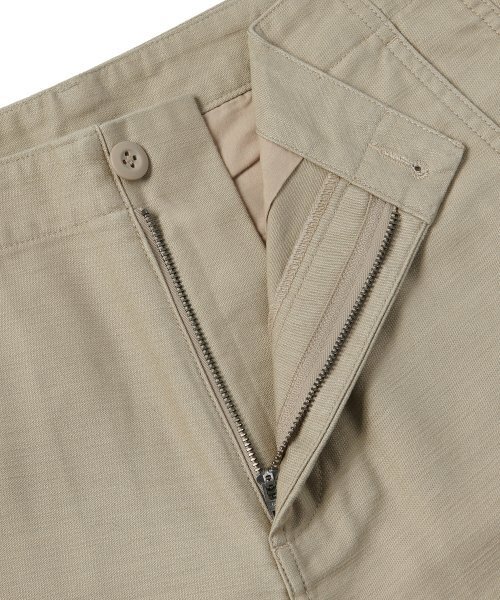 MUSINSA STANDARD（ムシンサスタンダード）の「ホワイトサテンワイドオフィサーパンツ[ベージュ]（その他パンツ・メンズ・その他・28/29/30/31/32/33/34/36/38/40/42/26/27）」の4枚目の写真