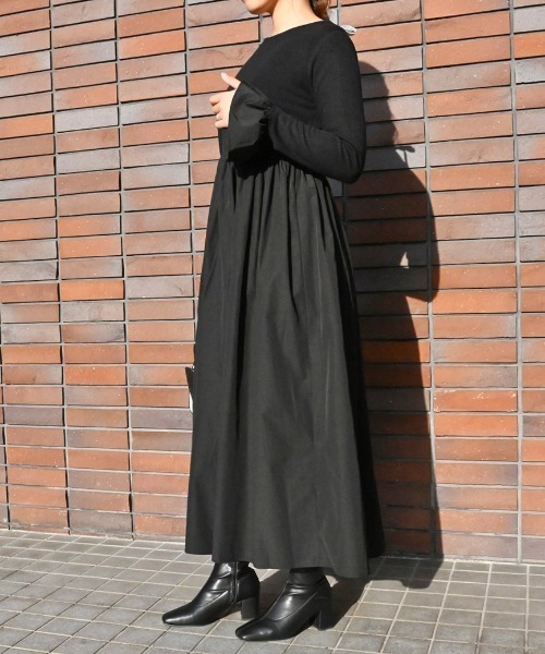Neige(ネージュ)の「タフタフレアスリーブワンピース(ワンピース・レディース・ブラック/グレー・ONE SIZE)」の12枚目の写真