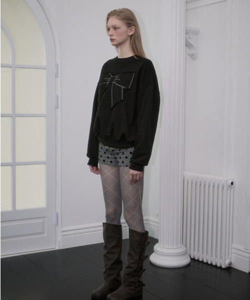 ROSEFRANTZ（ロゼフランツ）の「Patch Ribbon Sweatshirt [Black]（スウェット・レディース・ブラック・OS）」の2枚目の写真