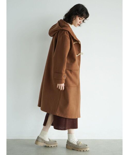 FIKA.(フィーカ)の「Slant toggle duffel coat(その他アウター・レディース・ブラック/キャメル・MEDIUM)」の9枚目の写真