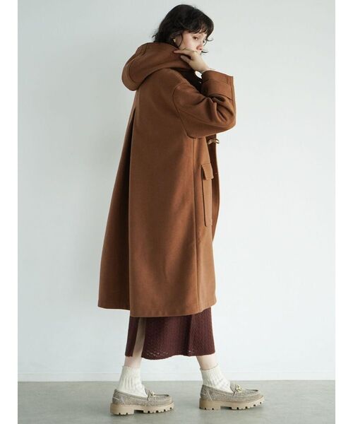 FIKA.(フィーカ)の「Slant toggle duffel coat(その他アウター・レディース・ブラック/キャメル・MEDIUM)」の10枚目の写真