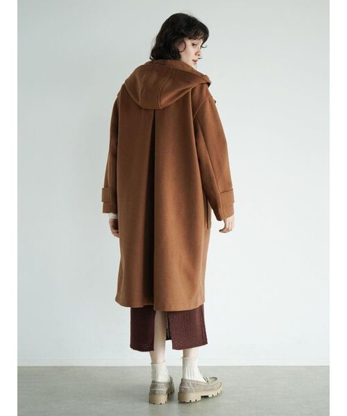 FIKA.(フィーカ)の「Slant toggle duffel coat(その他アウター・レディース・ブラック/キャメル・MEDIUM)」の11枚目の写真