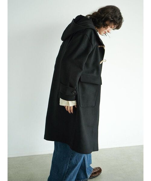 FIKA.(フィーカ)の「Slant toggle duffel coat(その他アウター・レディース・ブラック/キャメル・MEDIUM)」の13枚目の写真