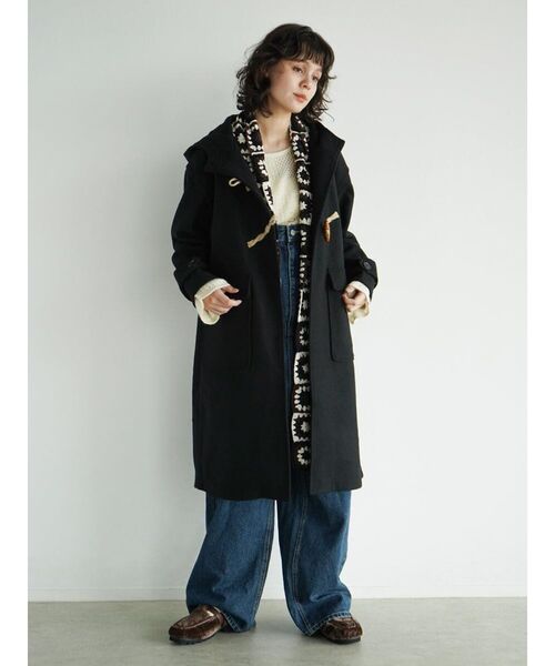 FIKA.(フィーカ)の「Slant toggle duffel coat(その他アウター・レディース・ブラック/キャメル・MEDIUM)」の15枚目の写真