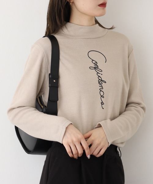BRODIAEA(ブローディア)の「BRODIAEA ウール混ロゴハイネックプルオーバー 長袖(Tシャツ/カットソー・レディース・オフホワイト/ブルー/ブラック/ベージュ/グレー・40)」の4枚目の写真