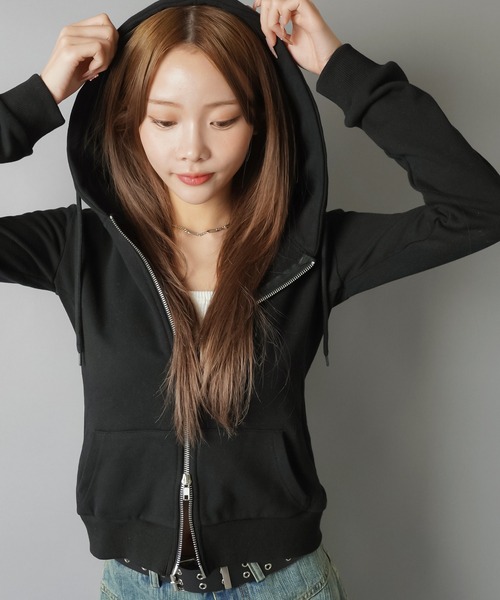 SPINNS(スピンズ)の「裏毛タイトジップパーカー/プレーン(パーカー・レディース・ネイビー/ブラック/杢グレー・ONESIZE)」の22枚目の写真