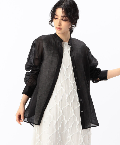 Gabardine K.T(ギャバジンケーティー)の「〔 +サイズ 〕 シアー ラミー麻 バンドカラーシャツ(シャツ/ブラウス・レディース・ブラック/ホワイト・15号)」の6枚目の写真