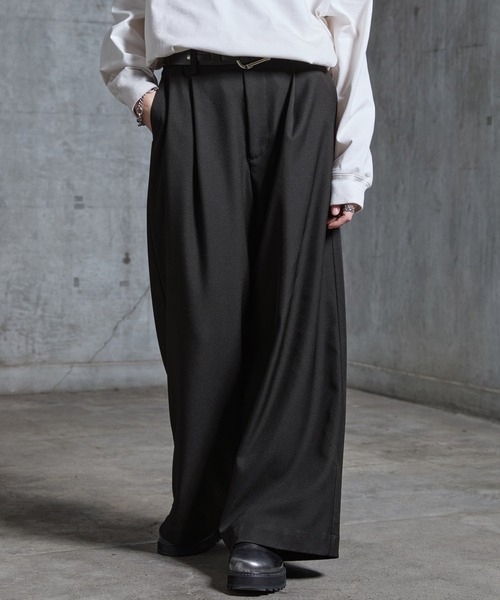 SERACE（セラス）の「【SERACE】One tuck drape wide straight slacks / 1タックドレープワイドストレートスラックス（スラックス・メンズ・ライトグレー/ブラック/チャコールグレー・L/M/S）」の4枚目の写真