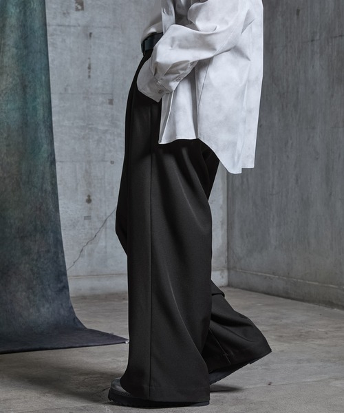 SERACE（セラス）の「【SERACE】One tuck drape wide straight slacks / 1タックドレープワイドストレートスラックス（スラックス・メンズ・ライトグレー/ブラック/チャコールグレー・L/M/S）」の8枚目の写真