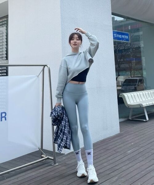 EPISODE UNTITLED(エピソードアンタイトルド)の「LUNA DYING APPLIQUE CROP HOODIE_MINT KHAKI(パーカー・レディース・その他・1/2)」の14枚目の写真