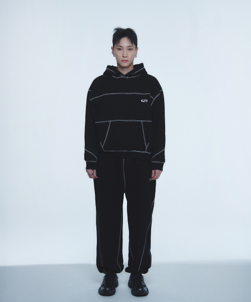 HYUNFIT（ヒョンフィット）の「COVERSTITCH LINE HOODIE-[BLACK]（スウェット・メンズ・その他・MEDIUM/LARGE/X-LARGE）」の5枚目の写真