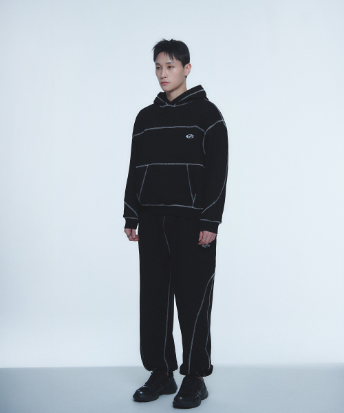HYUNFIT（ヒョンフィット）の「COVERSTITCH LINE HOODIE-[BLACK]（スウェット・メンズ・その他・MEDIUM/LARGE/X-LARGE）」の4枚目の写真