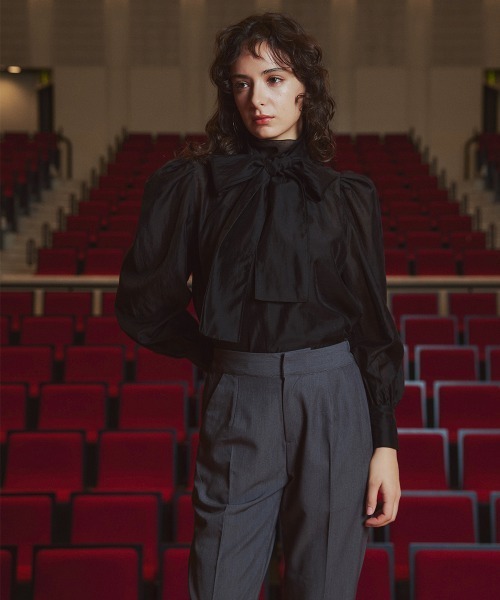 Callarus（カラルス）の「＜単品＞シアーボイルボウタイリボンデザインブラウス〔Callarus〕（シャツ/ブラウス・レディース・ホワイト×ブラック/ブラック/オフホワイト・S/M/L/LL/3L）」の18枚目の写真