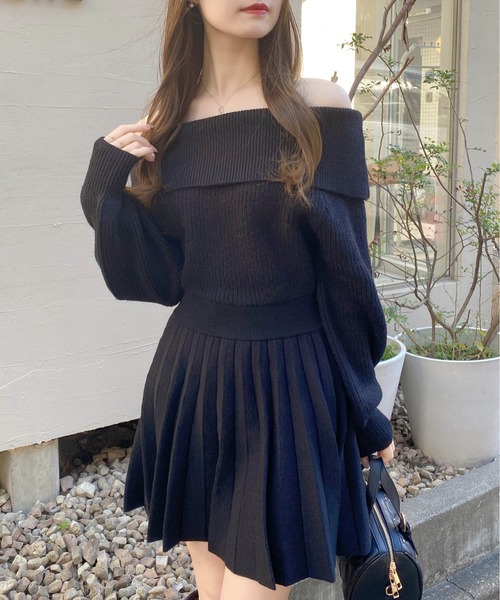 INGNI（イング）の「オフショルニットワンピース（ワンピース・レディース・グレー/ブラック/アイボリー・M）」の3枚目の写真