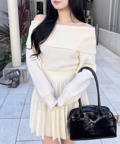 INGNI（イング）の「オフショルニットワンピース（ワンピース・レディース・グレー/ブラック/アイボリー・M）」の11枚目の写真