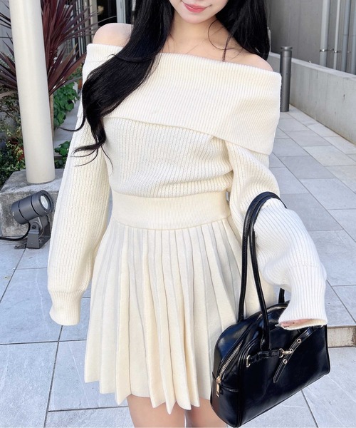 INGNI（イング）の「オフショルニットワンピース（ワンピース・レディース・グレー/ブラック/アイボリー・M）」の12枚目の写真