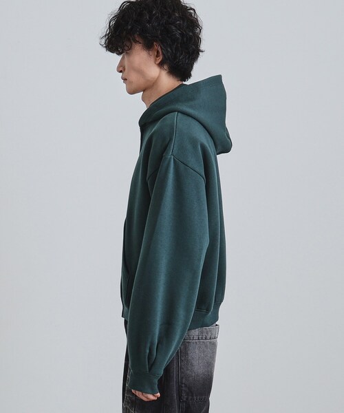 tk.TAKEO KIKUCHI（ティーケータケオキクチ）の「ボリュームスリーブジップパーカ（パーカー・メンズ・グレー系4/ブラック/モスグリーン・02/03）」の17枚目の写真