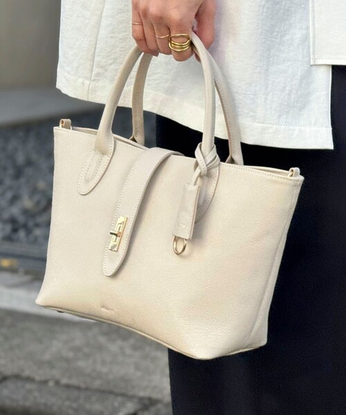 NOLLEY’S(ノーリーズ)の「HINERIフラップトートバッグ(トートバッグ・レディース・ブラック/ライトベージュ・FREE)」の9枚目の写真