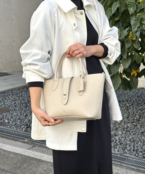 NOLLEY’S(ノーリーズ)の「HINERIフラップトートバッグ(トートバッグ・レディース・ブラック/ライトベージュ・FREE)」の10枚目の写真