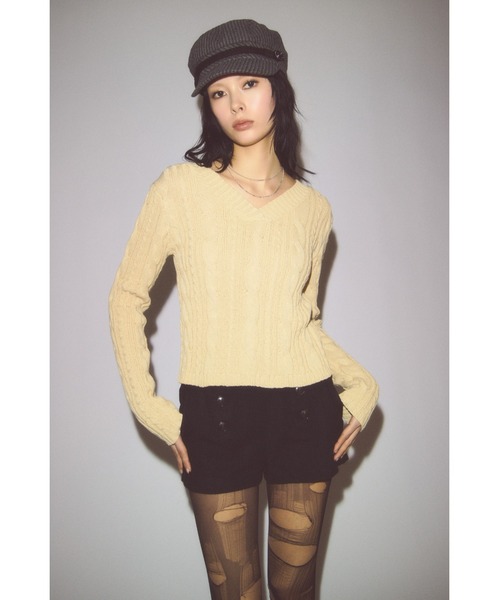 LAGUA GEM(ラグアジェム)の「CABLE HOODIE ニット(ニット/セーター・レディース・ライトイエロー/ライトピンク/ネイビー・FREE)」の4枚目の写真
