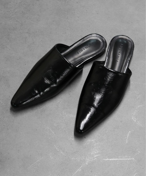 THE CELL.（ザセルドット）の「ポインテッドトゥスリッポンサンダル　POINTED TOE SLIP-ON SANDALS（サンダル・レディース・ブラック/ブラウン・37/39/35）」の3枚目の写真