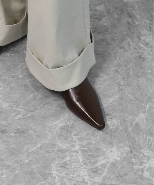 THE CELL.（ザセルドット）の「ポインテッドトゥスリッポンサンダル　POINTED TOE SLIP-ON SANDALS（サンダル・レディース・ブラック/ブラウン・37/39/35）」の14枚目の写真