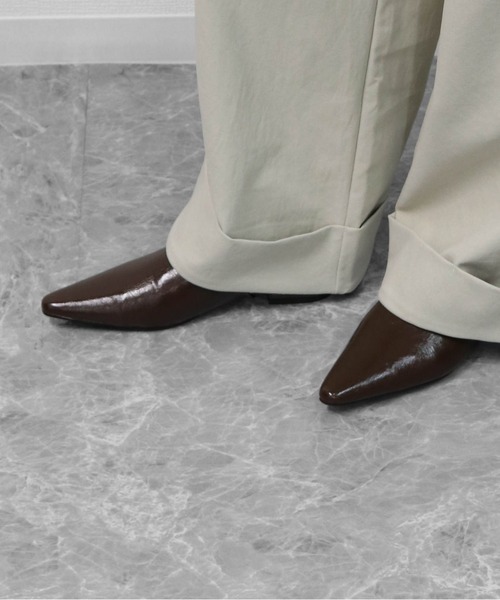 THE CELL.（ザセルドット）の「ポインテッドトゥスリッポンサンダル　POINTED TOE SLIP-ON SANDALS（サンダル・レディース・ブラック/ブラウン・37/39/35）」の15枚目の写真