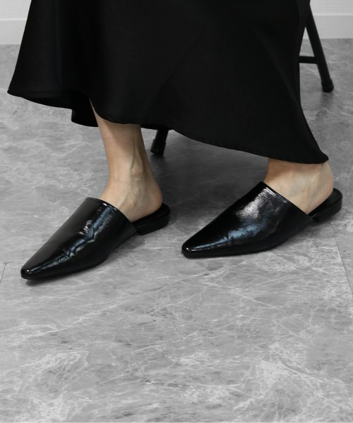 THE CELL.（ザセルドット）の「ポインテッドトゥスリッポンサンダル　POINTED TOE SLIP-ON SANDALS（サンダル・レディース・ブラック/ブラウン・37/39/35）」の8枚目の写真