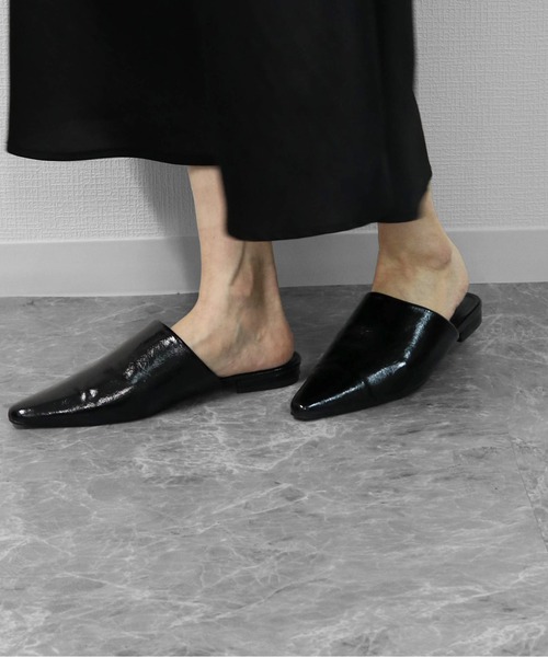 THE CELL.（ザセルドット）の「ポインテッドトゥスリッポンサンダル　POINTED TOE SLIP-ON SANDALS（サンダル・レディース・ブラック/ブラウン・37/39/35）」の9枚目の写真